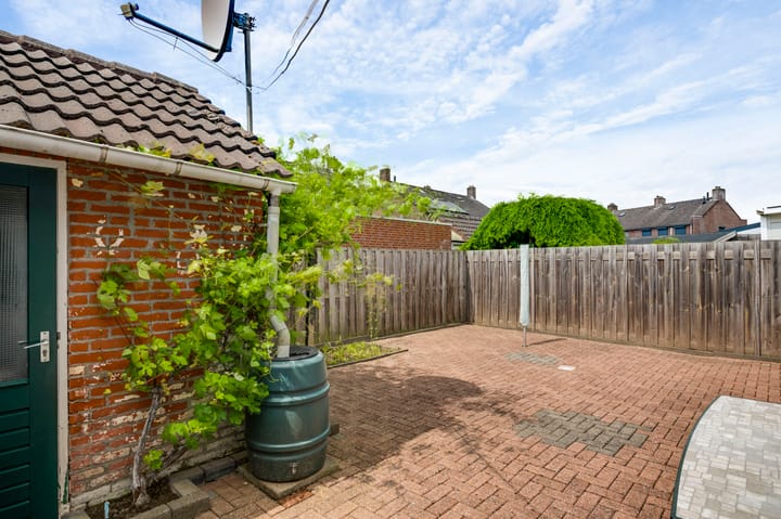 Twee-onder-één-kap te koop: Kleefsestraat 7, Roermond