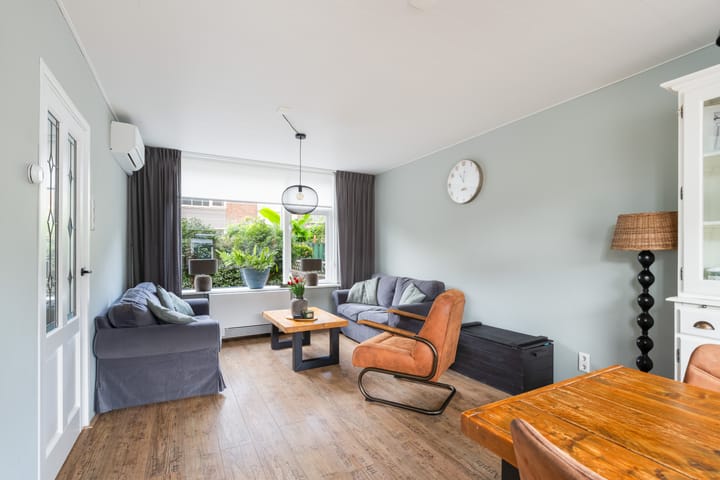 Tussenwoning te koop: van Ruysdaelstraat 3, Krimpen Aan Den Ijssel
