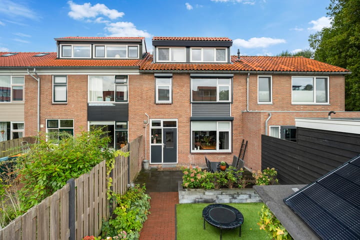 Tussenwoning te koop: van Ruysdaelstraat 3, Krimpen Aan Den Ijssel