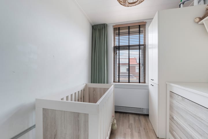 Tussenwoning te koop: van Ruysdaelstraat 3, Krimpen Aan Den Ijssel