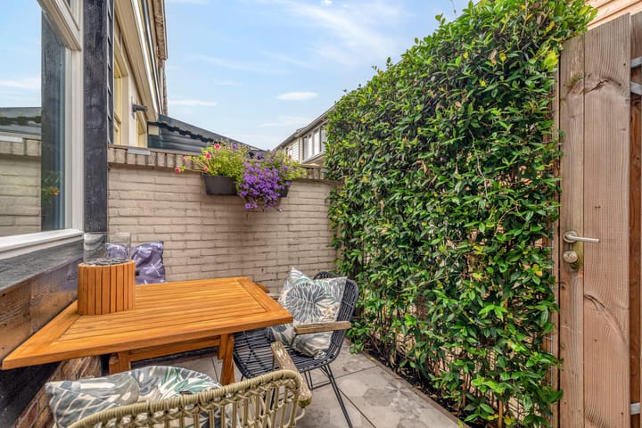 Hoekwoning te koop: Rijnkade 47, Woerden