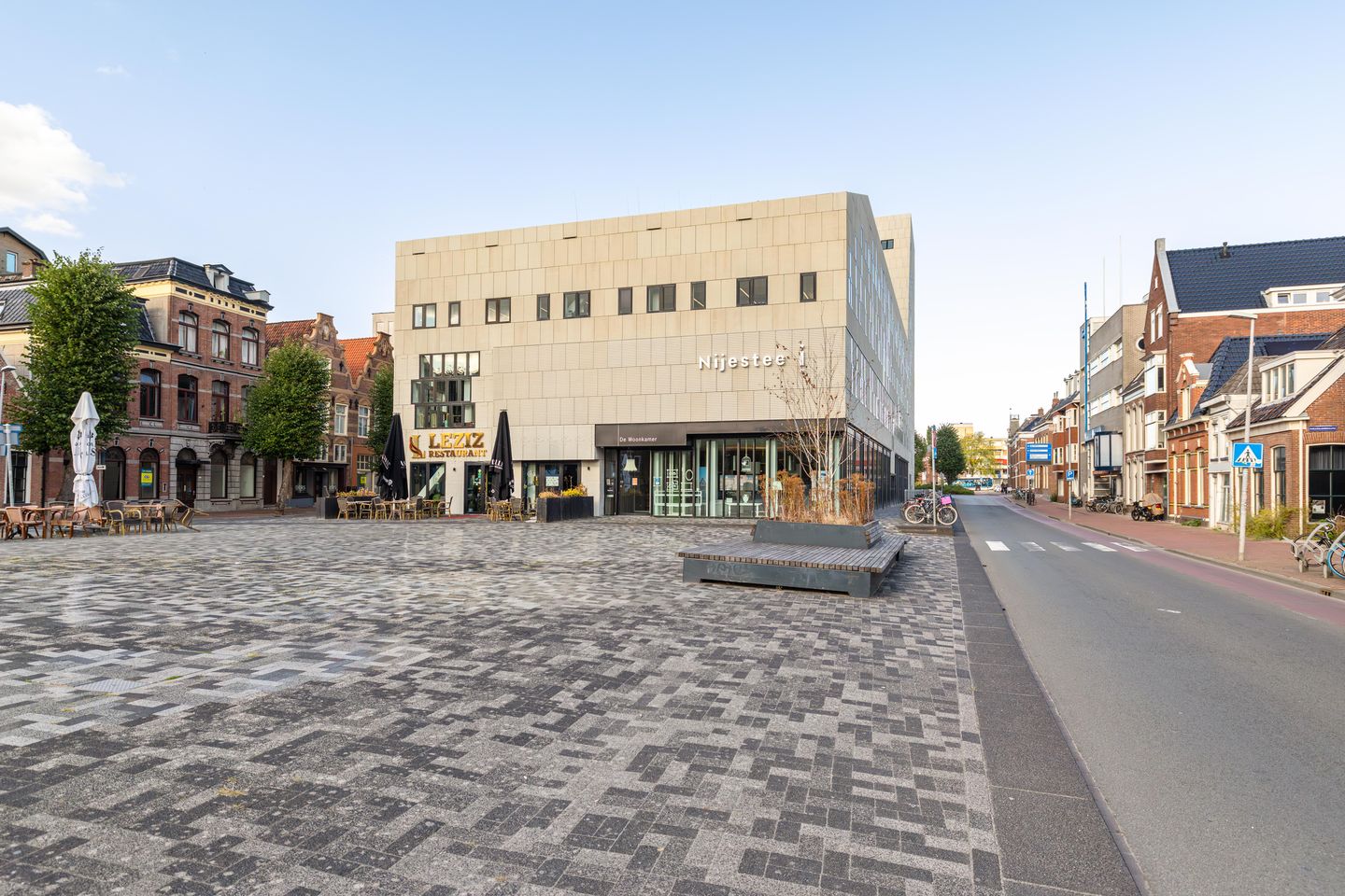 Bekijk foto 3 van Damsterplein 1