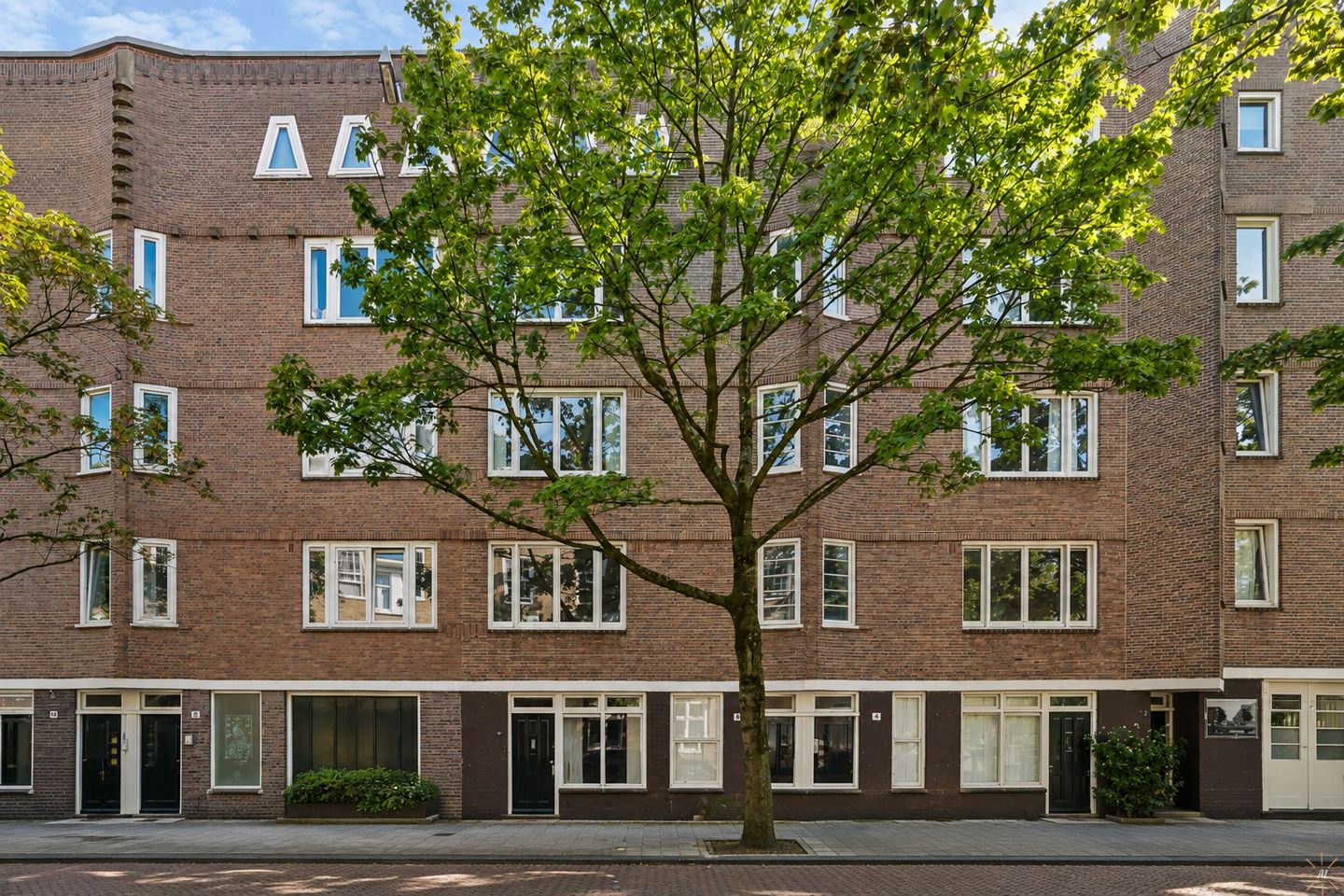 Foto 1 van Cornelis Trooststraat 6-2