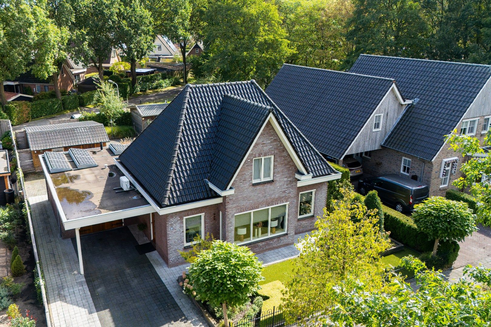 Hoekweg 24 