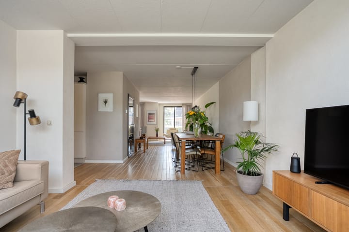 Twee-onder-één-kap te koop: Leeuwerikstraat 15, Nijeveen