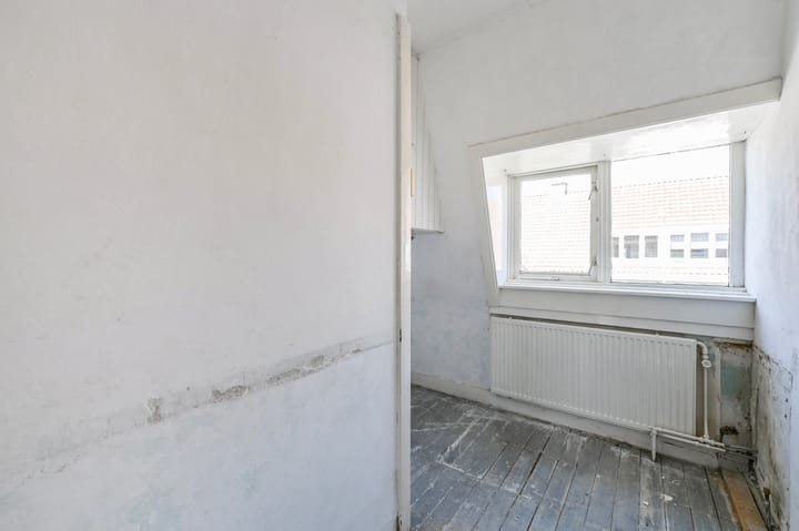 Tussenwoning te koop: Emmastraat 28, Voorburg