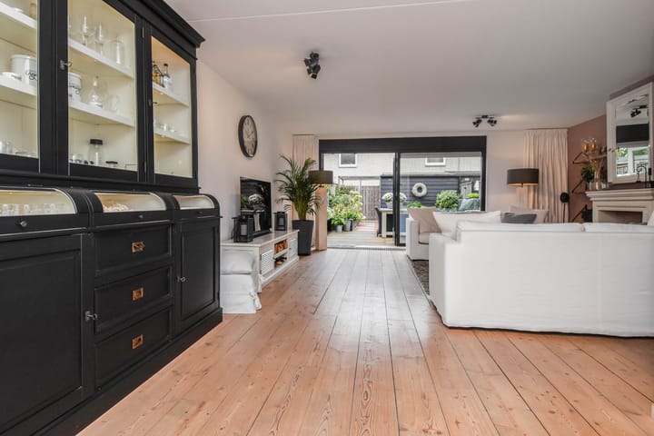 Tussenwoning te koop: Pijlkruidveld 23, 'S-Gravenhage
