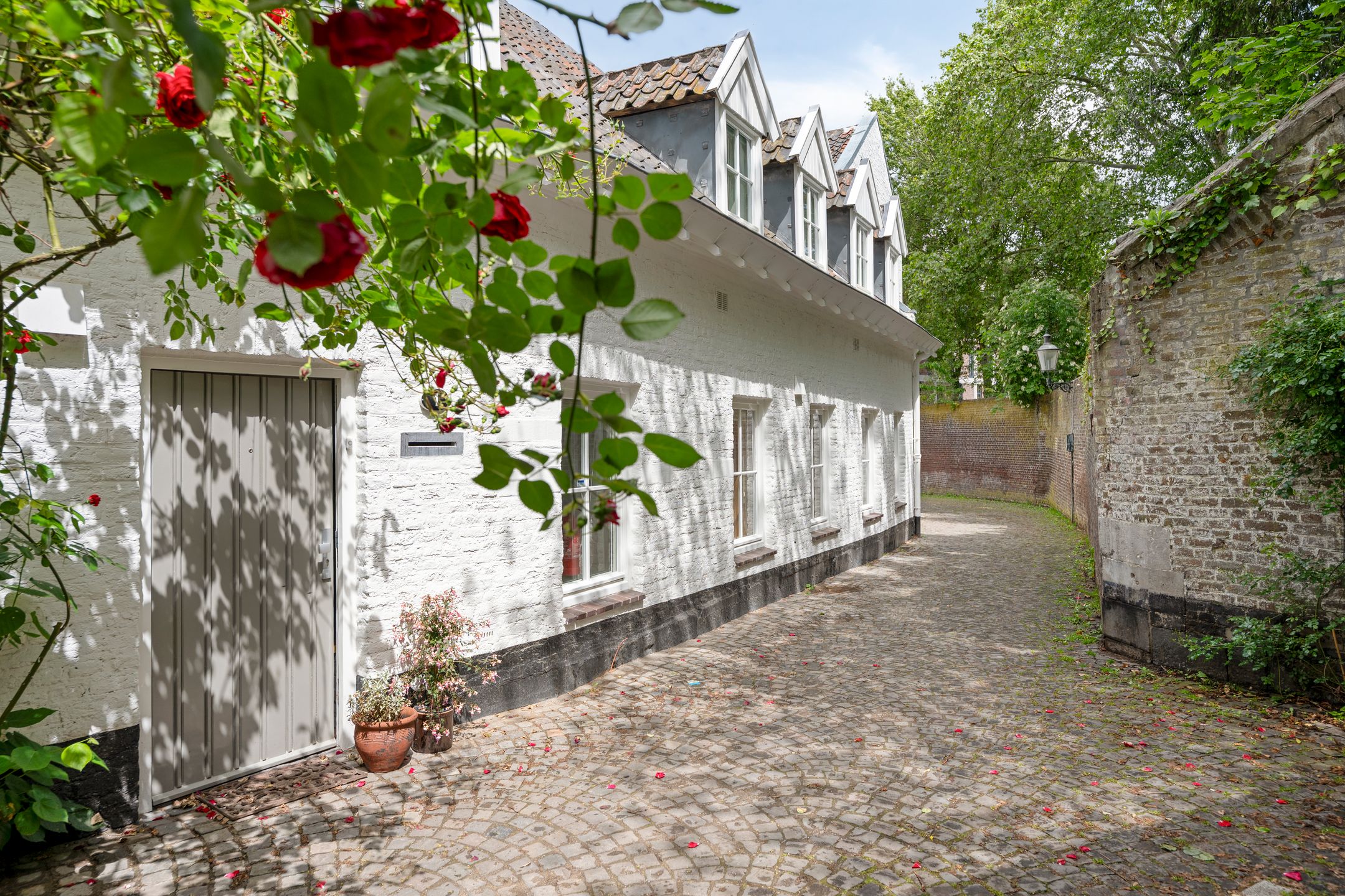Photo 6 of Heksenstraat 1