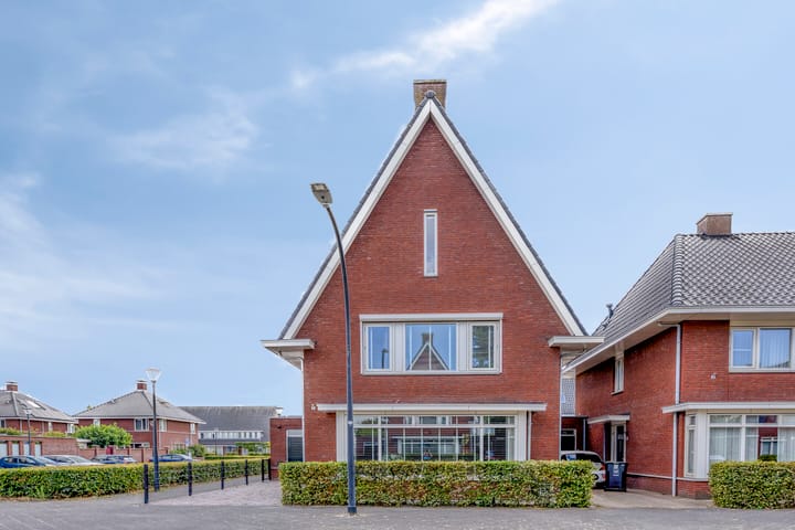 Photo 4 of Valkenswaardstraat 24