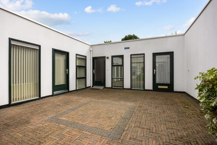 Tussenwoning te koop: De Larix 12, Groningen