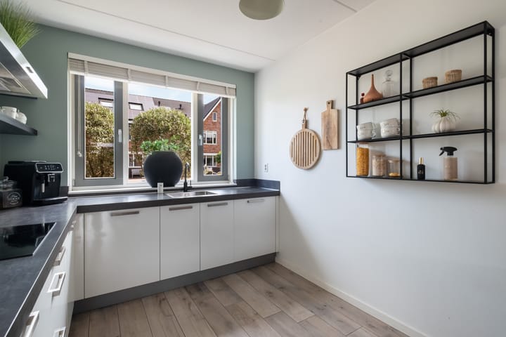 Tussenwoning te koop: Forum 7, Naaldwijk