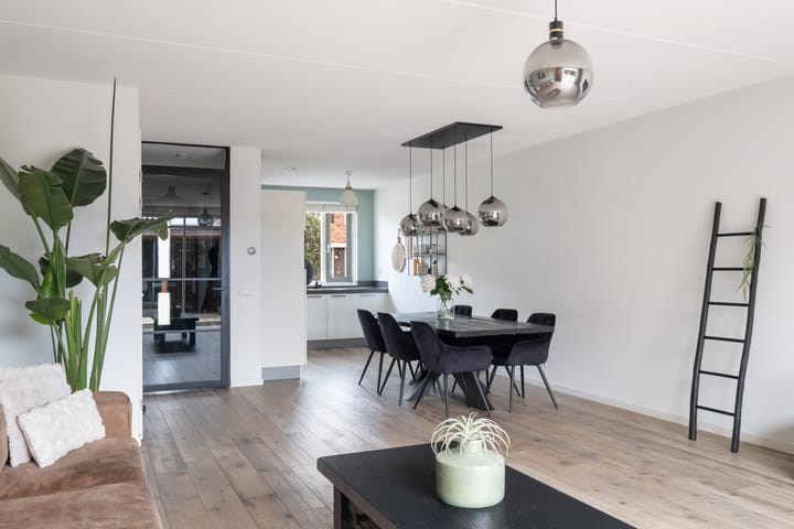 Tussenwoning te koop: Forum 7, Naaldwijk