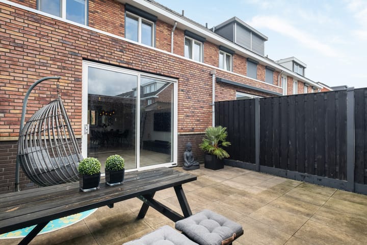 Tussenwoning te koop: Forum 7, Naaldwijk