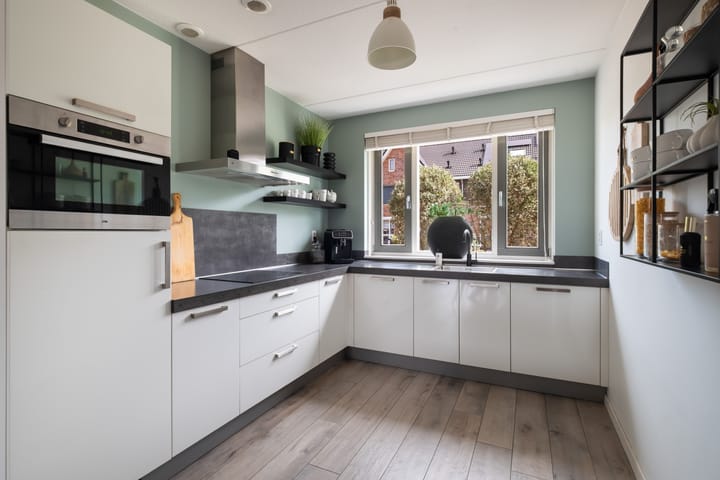 Tussenwoning te koop: Forum 7, Naaldwijk
