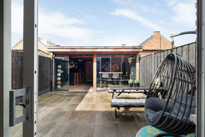 Tussenwoning te koop: Forum 7, Naaldwijk