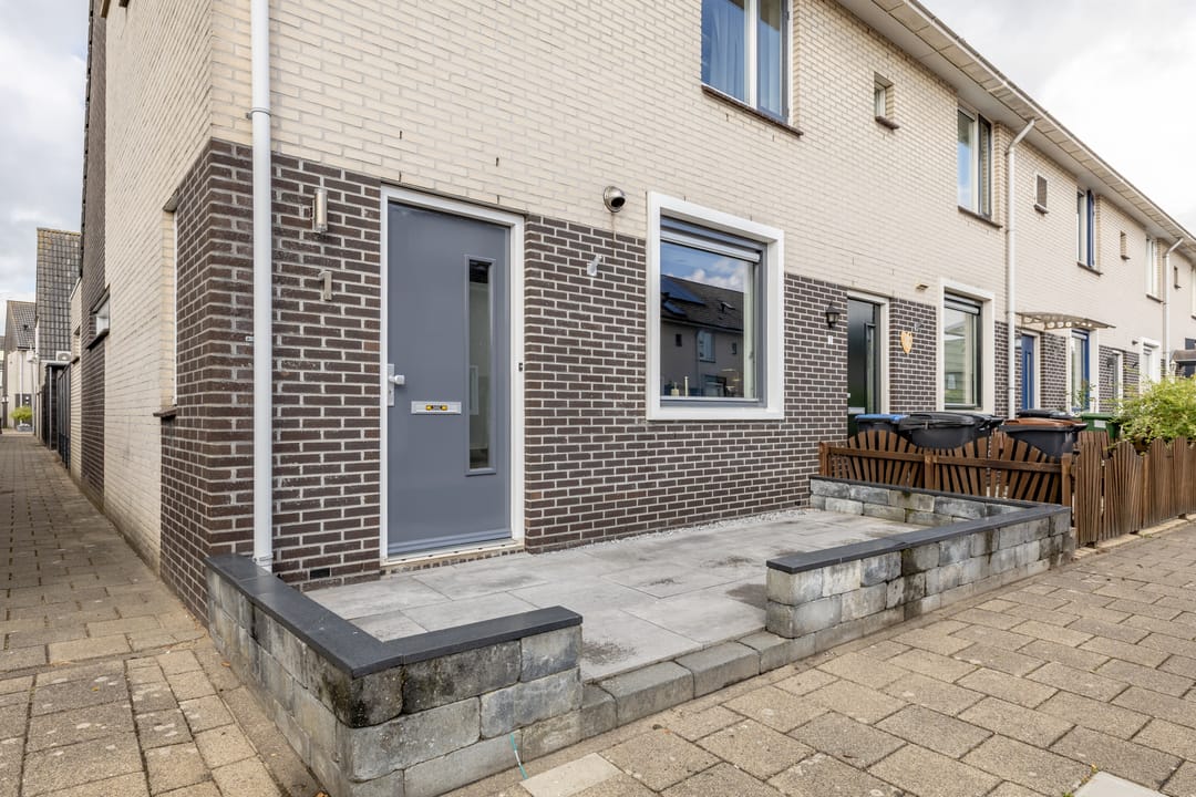 Photo 8 of Antillenstraat 1