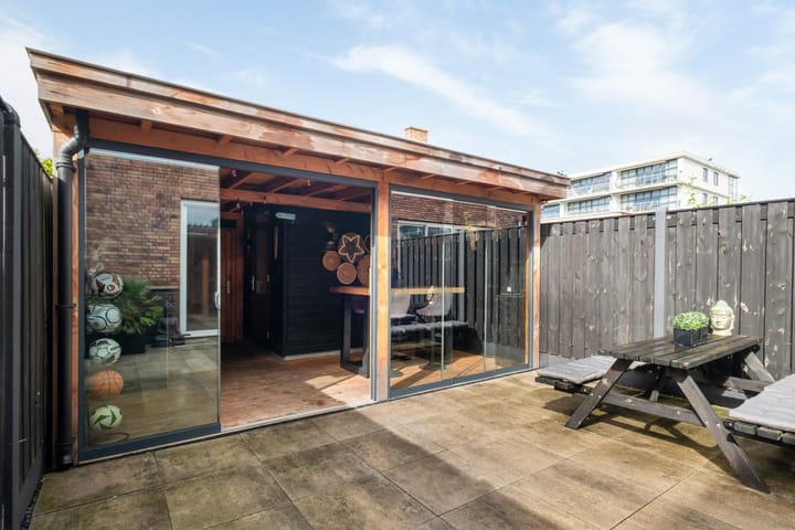 Tussenwoning te koop: Forum 7, Naaldwijk