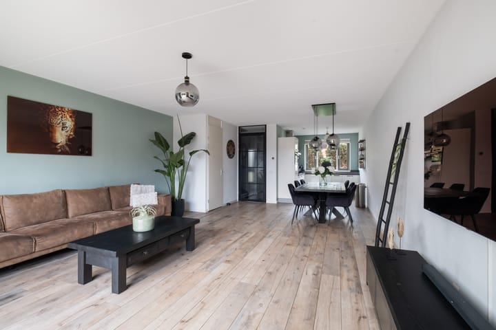 Tussenwoning te koop: Forum 7, Naaldwijk