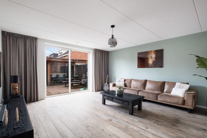 Tussenwoning te koop: Forum 7, Naaldwijk
