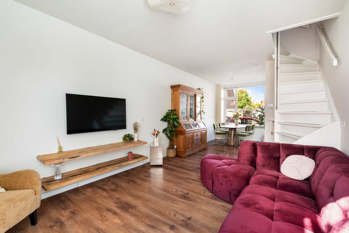 Tussenwoning te koop: Nieuwstraat 12, Alphen Aan Den Rijn