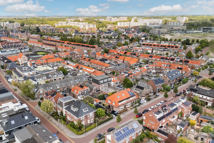 Tussenwoning te koop: Nieuwstraat 12, Alphen Aan Den Rijn
