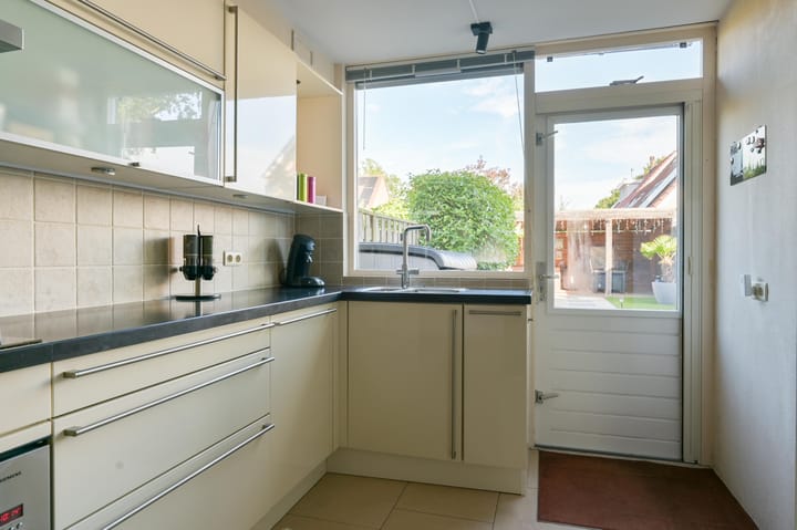 Tussenwoning te koop: Vecht 4, Zeewolde