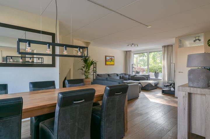 Tussenwoning te koop: Vecht 4, Zeewolde