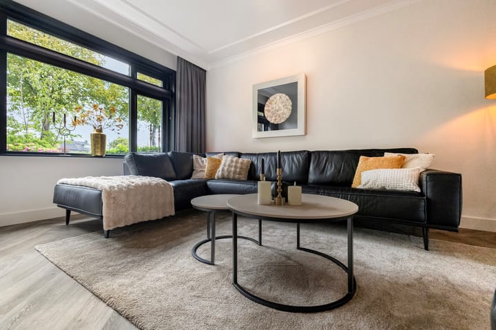 Tussenwoning te koop: Zwartepad 10, Warmenhuizen