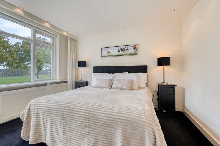 Tussenwoning te koop: Zwartepad 10, Warmenhuizen