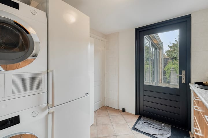 Tussenwoning te koop: Zwartepad 10, Warmenhuizen