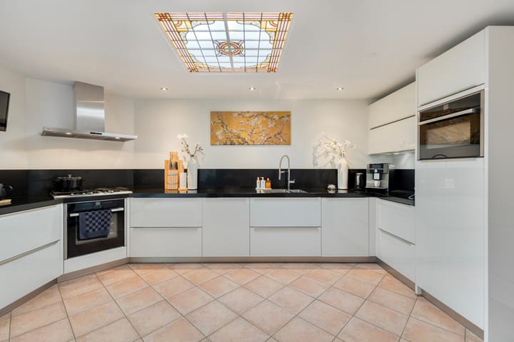 Tussenwoning te koop: Zwartepad 10, Warmenhuizen