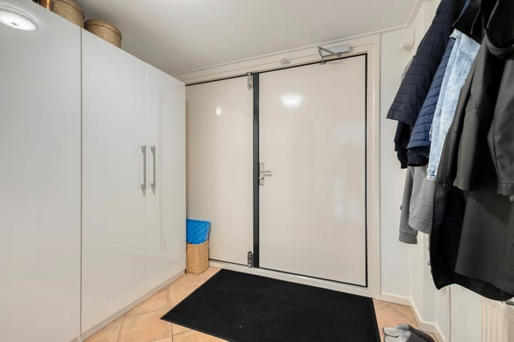 Tussenwoning te koop: Zwartepad 10, Warmenhuizen