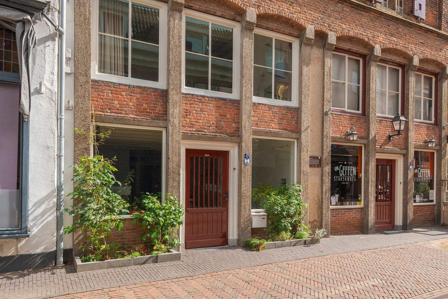 Bekijk foto 2 van Weerstraat 47