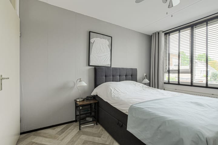 Tussenwoning te koop: Van Someren-Downerlaan 15, Oosterhout (Nb)