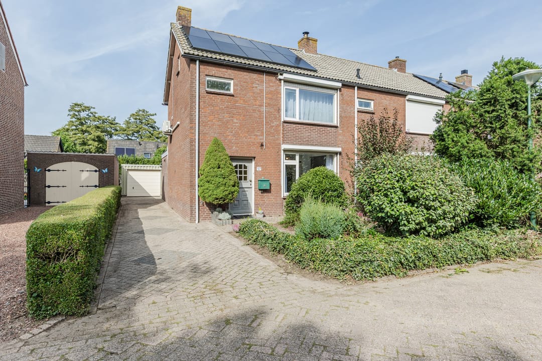 Photo 1 of Dorpsstraat 107