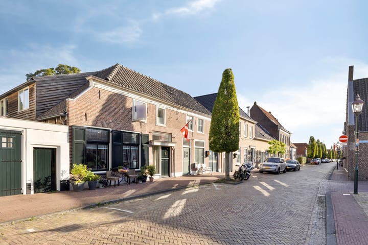 Foto 3 van Bisschopstraat 21