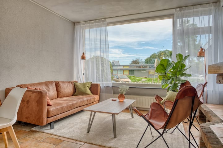 Photo 2 of van Weerden Poelmanstraat 27