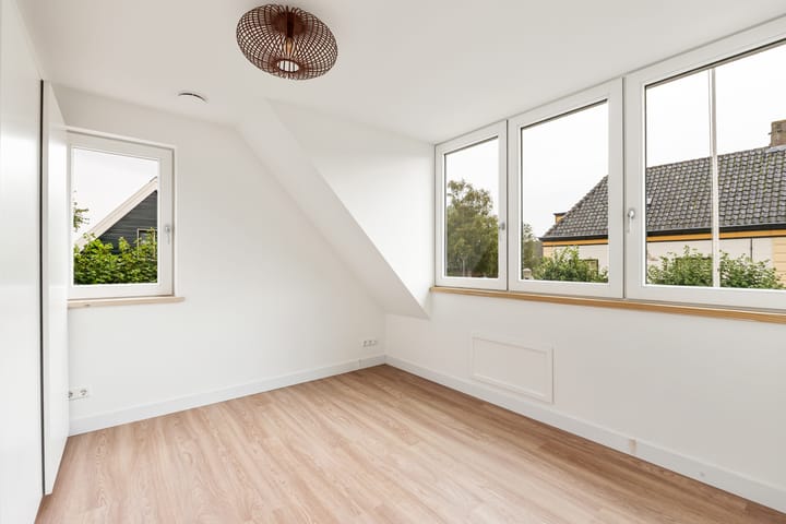 Twee-onder-één-kap te koop: Dorpsstraat 867, Oudkarspel (Gem. Dijk En Waard)