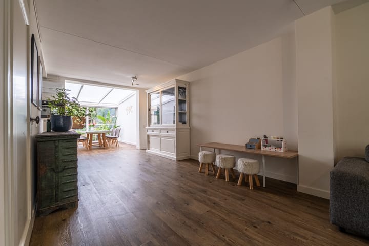 Twee-onder-één-kap te koop: Middelhei 81, Veldhoven