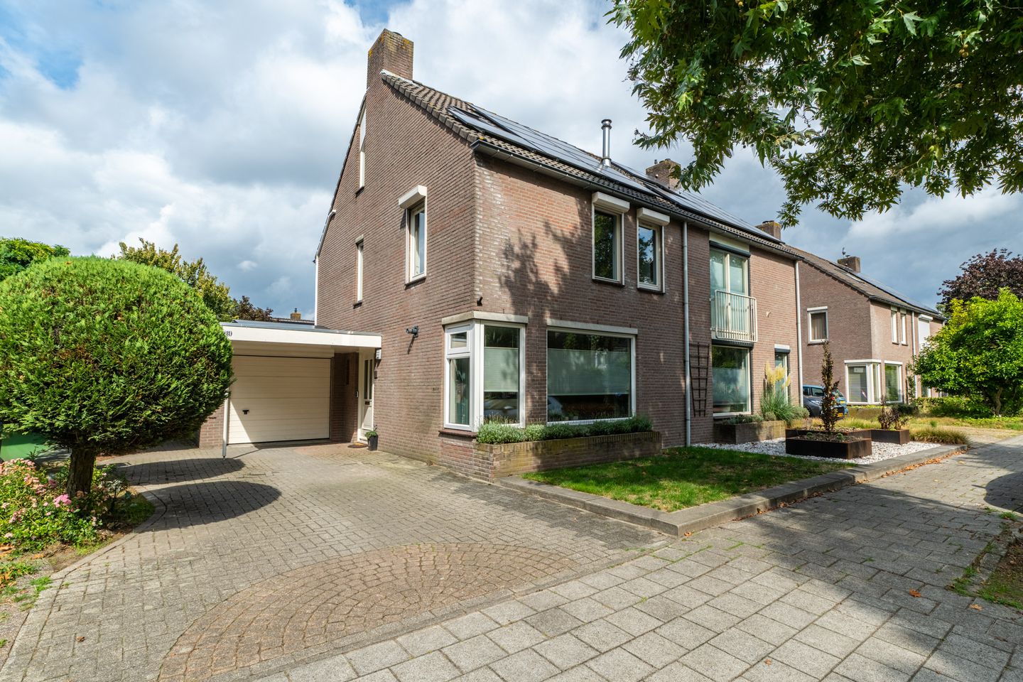 Foto 1 van Middelhei 81