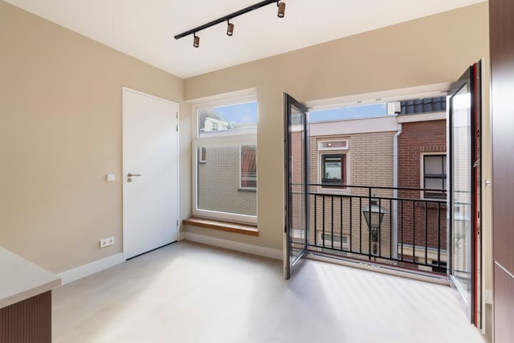 Studio te koop: Bouwelouwensteeg 52F, Leiden