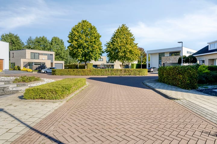 Vrijstaande woning te koop: Hazelaar 8, Landgraaf