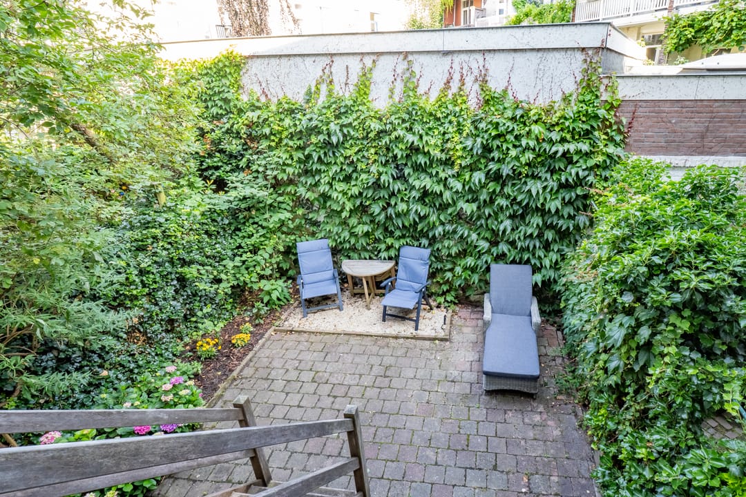 Photo 16 of Adelaarstraat 92