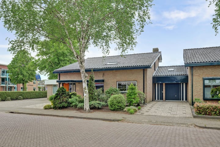 Tussenwoning te koop: Sportparkstraat 5, Voorthuizen