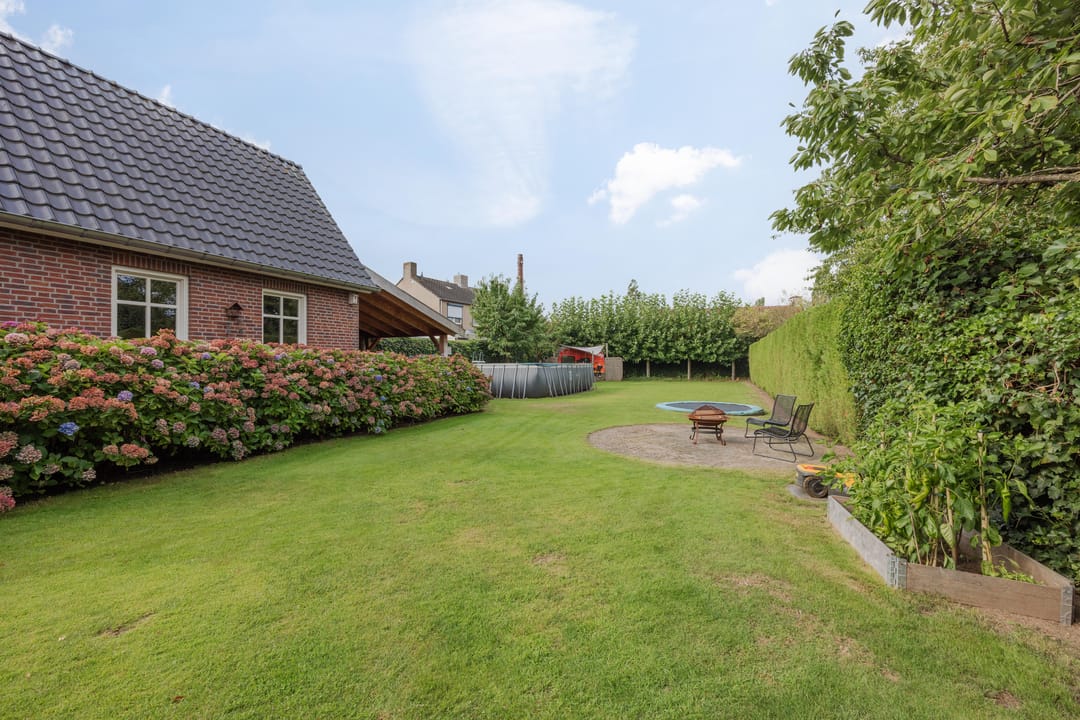 Photo 2 of Maasstraat 2-B
