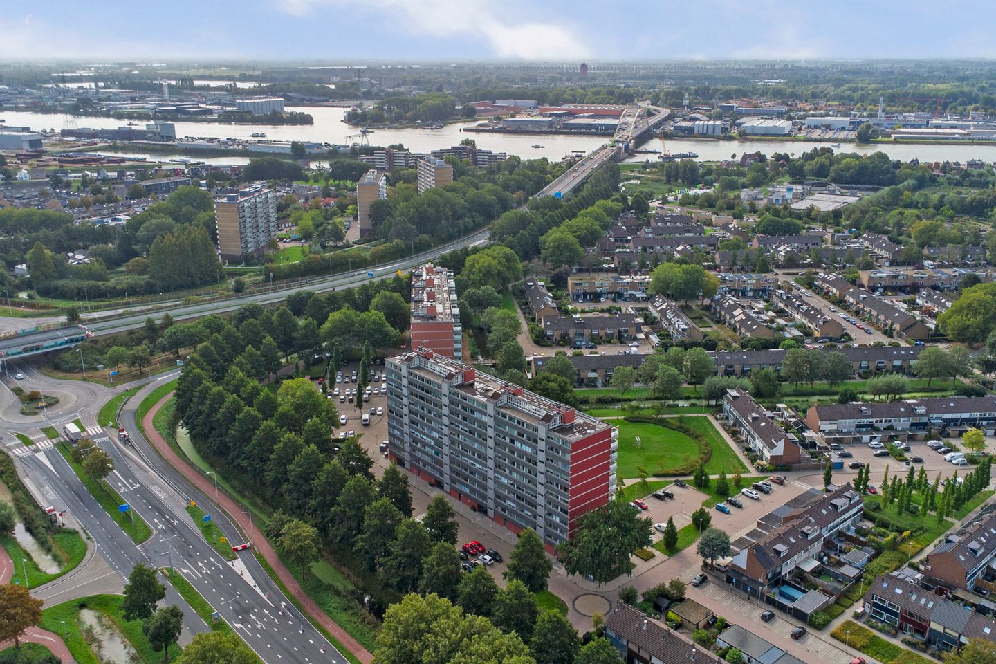 Photo 40 of P.J. Oudstraat 74