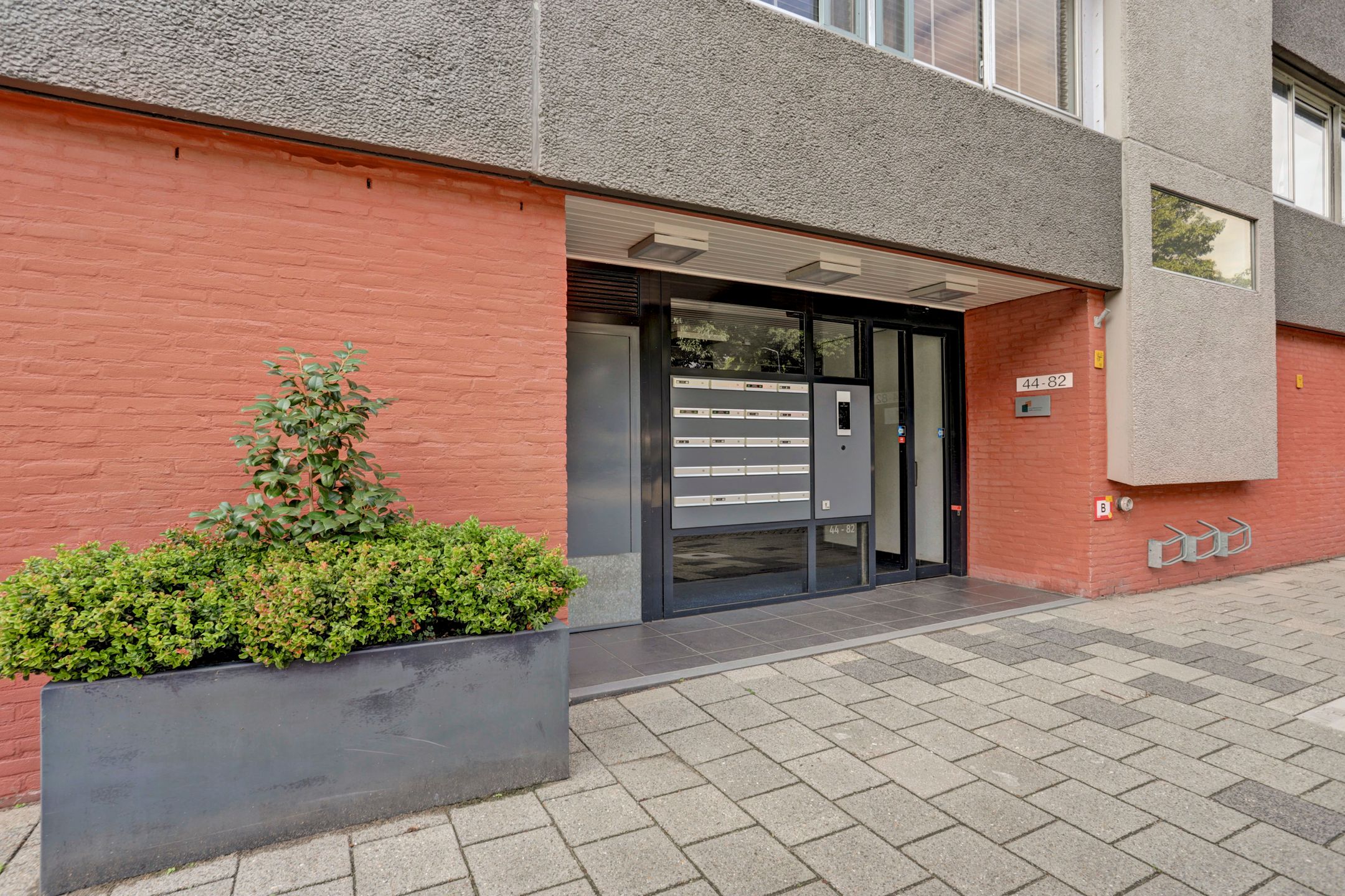 Photo 33 of P.J. Oudstraat 74