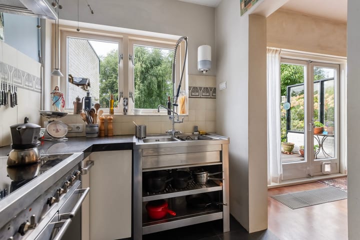 Twee-onder-één-kap te koop: Terbregseweg 54, Rotterdam