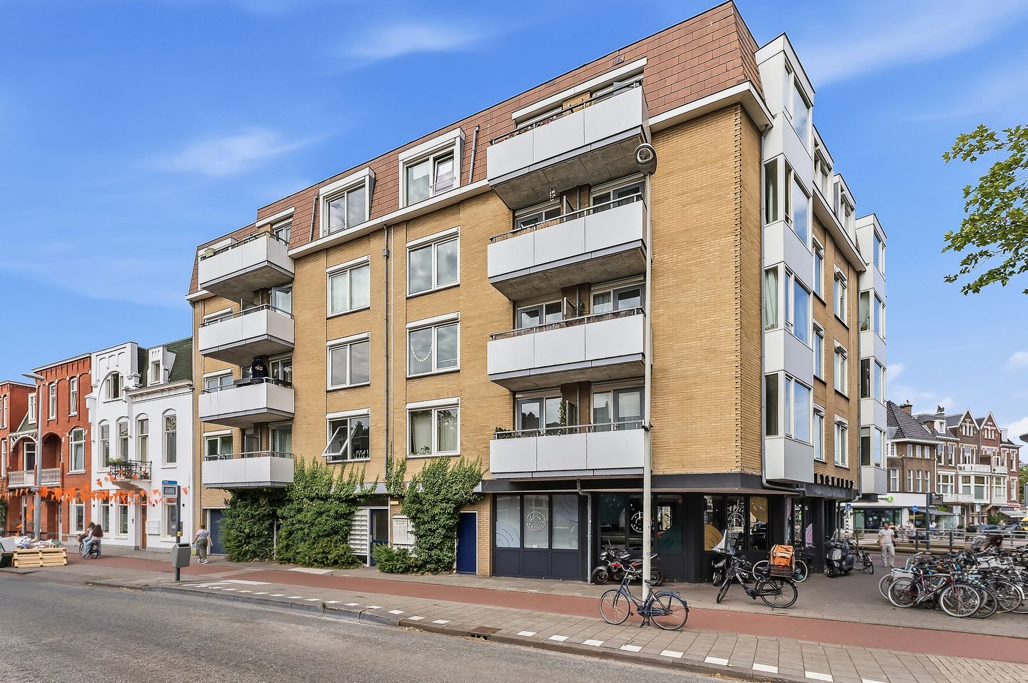Photo 35 of Valkenbosplein 19-P