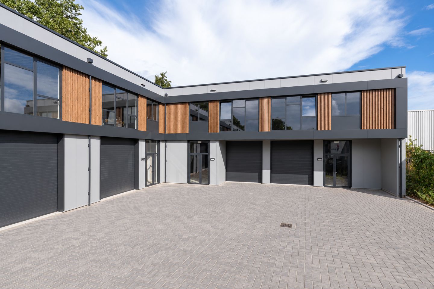 Bekijk foto 1 van Pascalstraat 8-F
